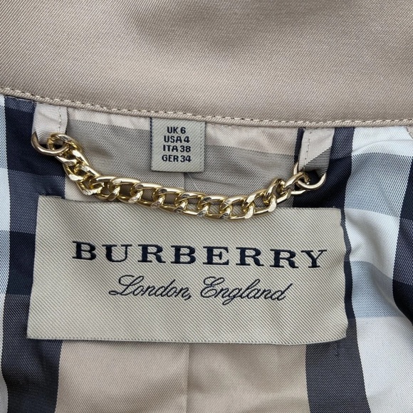 Vintage Burberry Double-Breasted Tan Trench Coat! - Picture 8 of 8